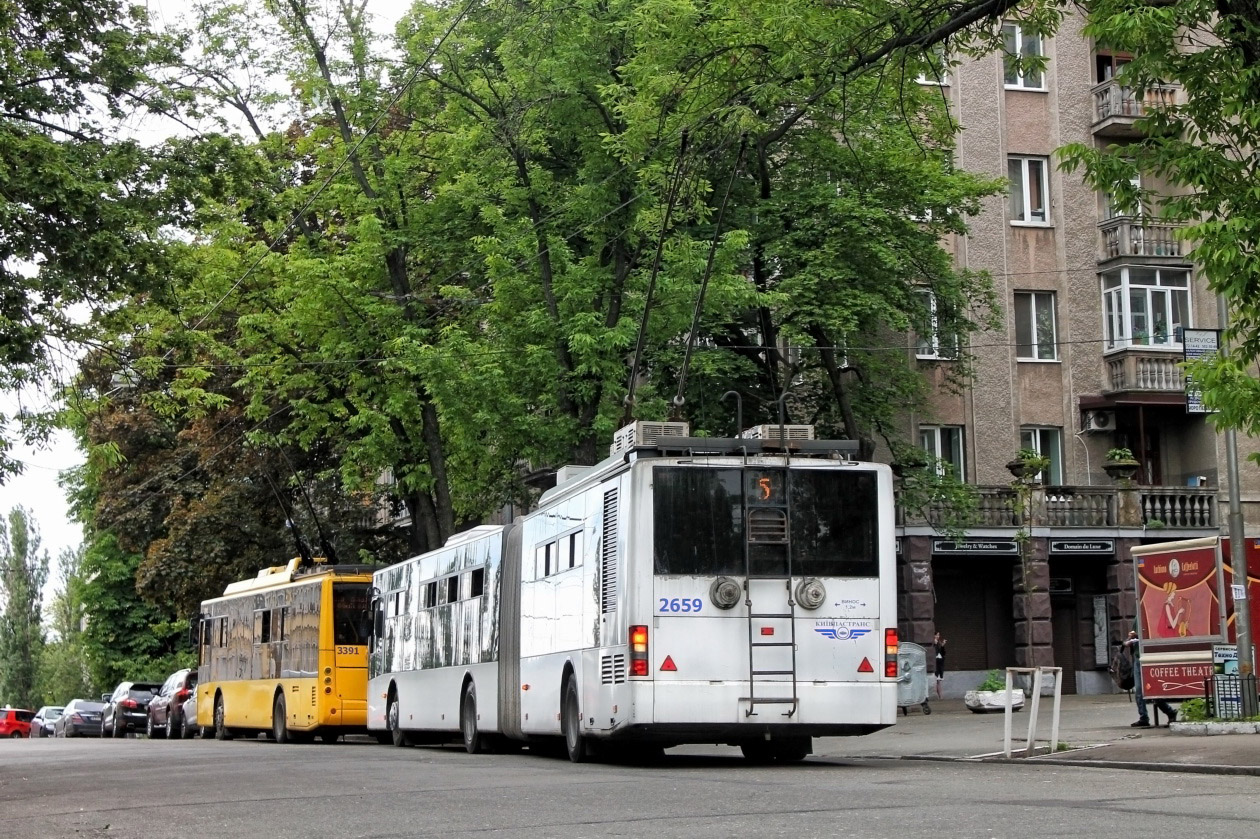 Kiova, LAZ E301D1 # 2659; Kiova — Movement on the service line on Leontovycha — Khmelnytskoho — Pyrohova streets