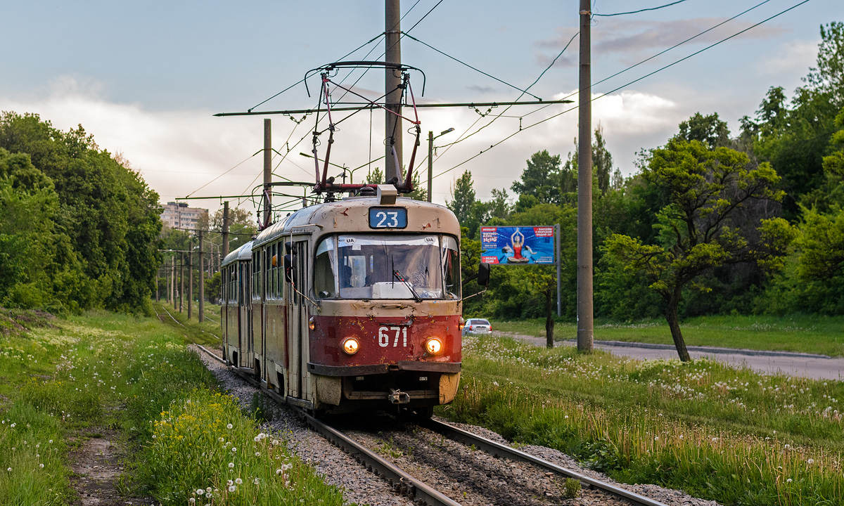 Harkov, Tatra T3SU — 671