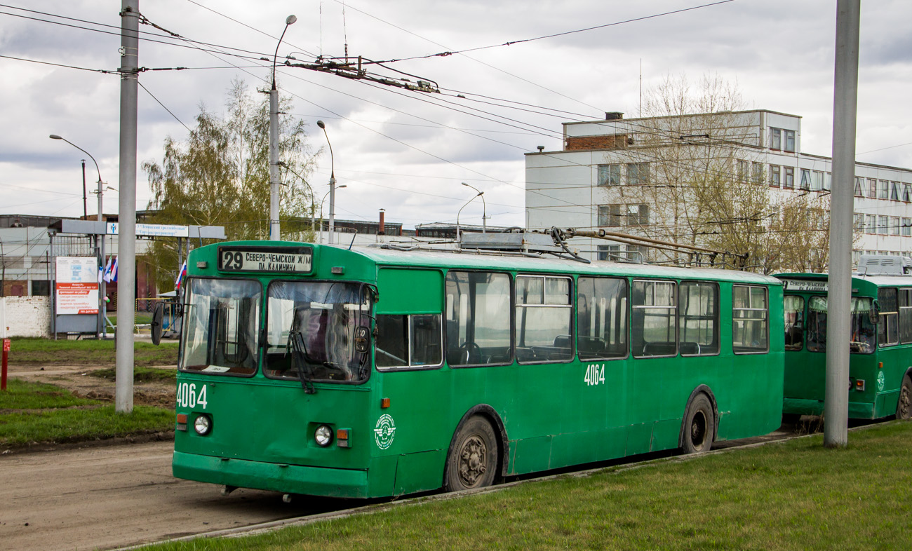 26 троллейбус новосибирск. Троллейбус ЗИУ 682 Новосибирск. ЗИУ-620510 3280. ЗИУ 682 зелёный. ЗИУ Новосибирск.