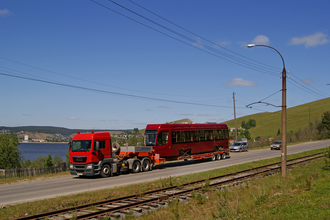 Усть-Катав — Трамвайные вагоны для Татарстана