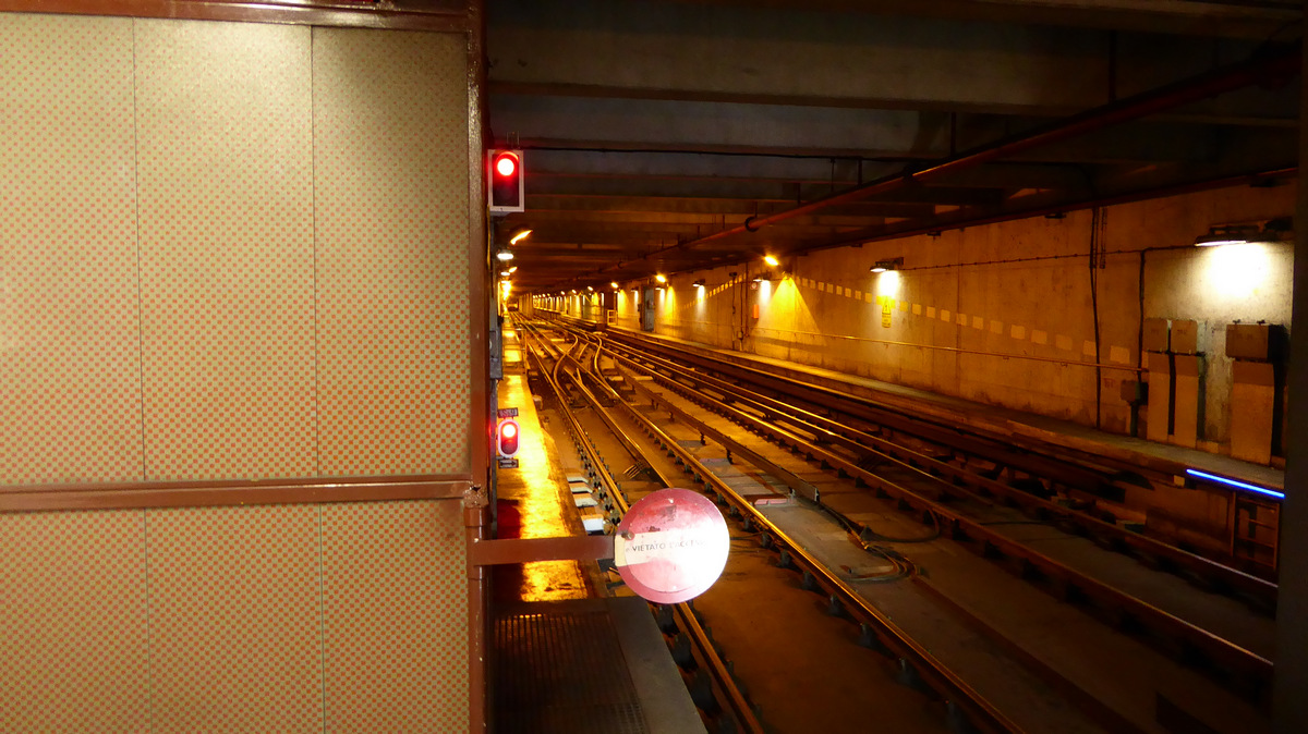 Milano — Metro — Linea M1