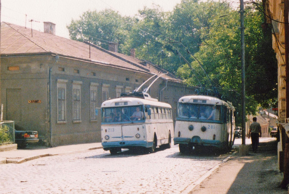 Tšernivtsi, Škoda 9TrH27 № 213; Tšernivtsi, Škoda 9TrH25 № 201; Tšernivtsi — Old photos (1992-2000)