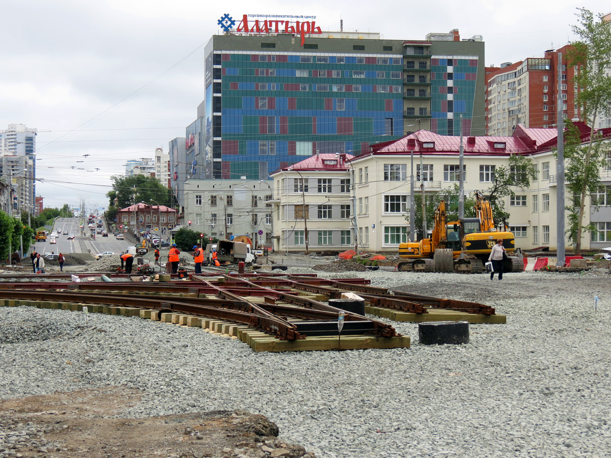 Jekaterinburga — The construction of a tram line along street Tatishcheva