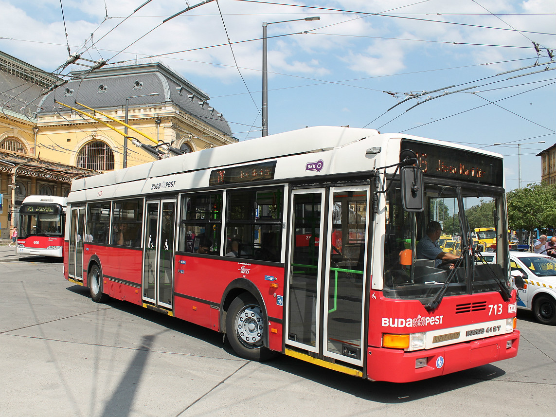 Budapest, Ikarus 412.81 № 713