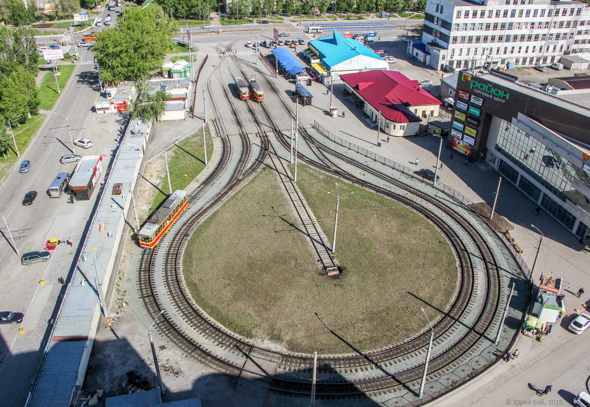 Поворотный круг и путь. Трамвайное разворотное кольцо Барнаул. Разворотное кольцо трамвая Барнаул. Докучаево Барнаул. Вокзал Барнаул депо.