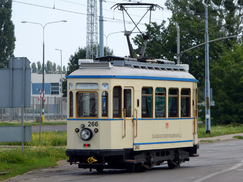 Gdańsk, DWF 2-axle motor car № 266