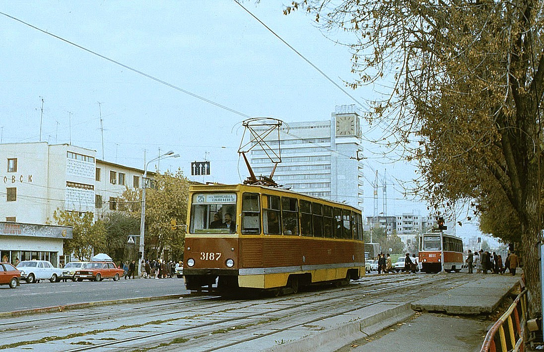 Tashkent, 71-605 (KTM-5M3) № 3187; Tashkent, 71-605 (KTM-5M3) № 1621