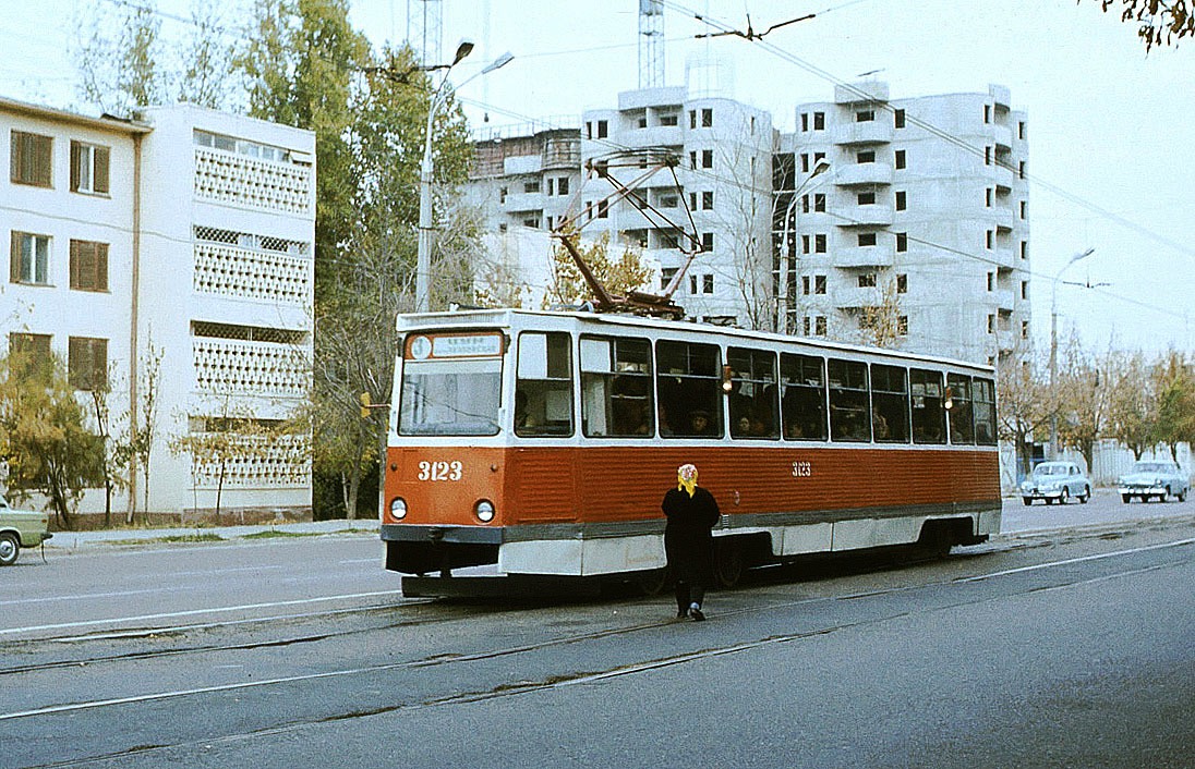 Tashkent, 71-605 (KTM-5M3) nr. 3123