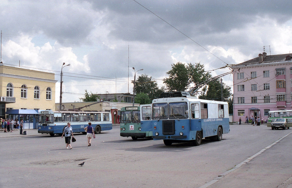 Oryol, ZiU-682G [G00] č. 041; Oryol, ZiU-682V č. 028; Oryol, KTG-2 č. 12; Oryol — Historical photos [1992-2005]; Oryol — Terminus starions