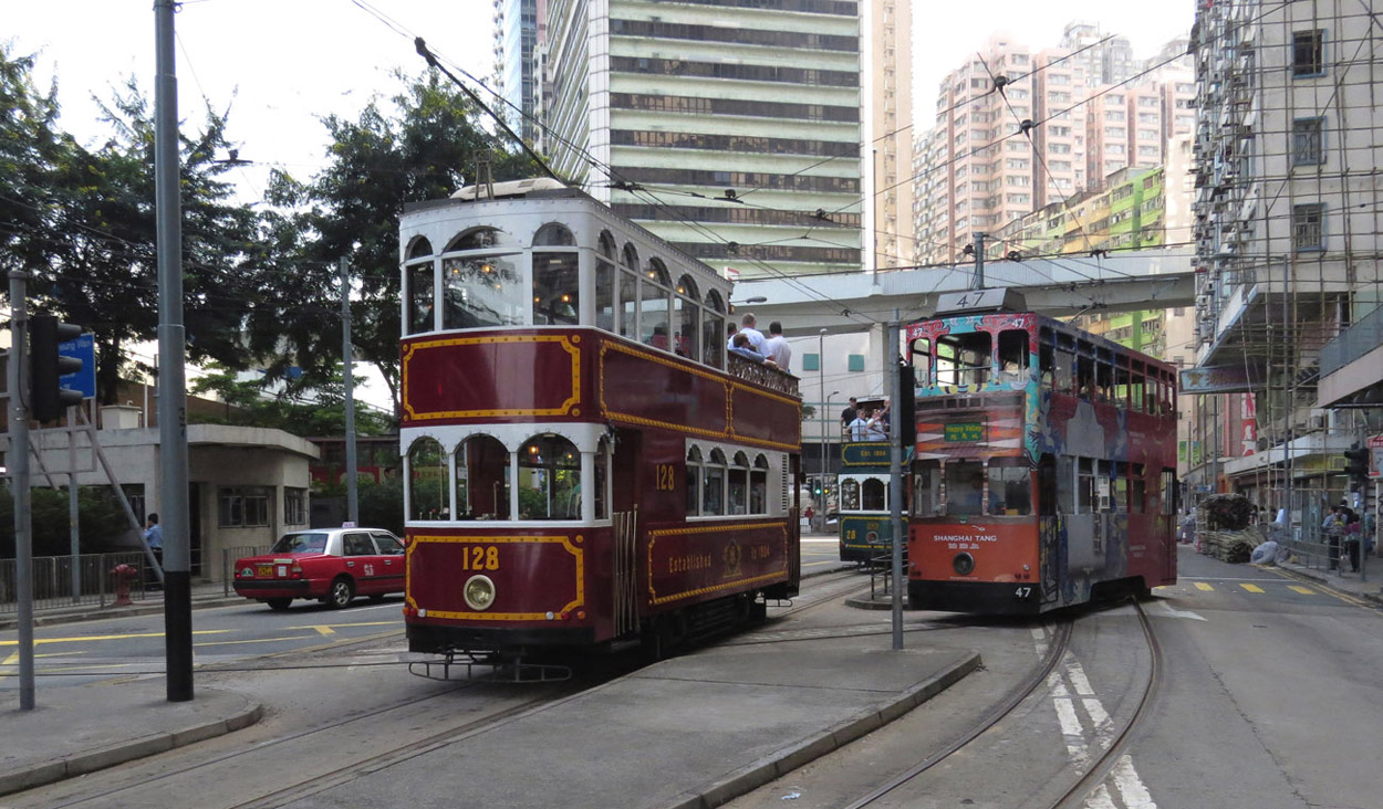 Hong Kong, Hong Kong Tramways Private Hire nr. 128; Hong Kong, Hong Kong Tramways VI nr. 47; Hong Kong — Hong Kong Tramways — Tram Lines and Infrustructure