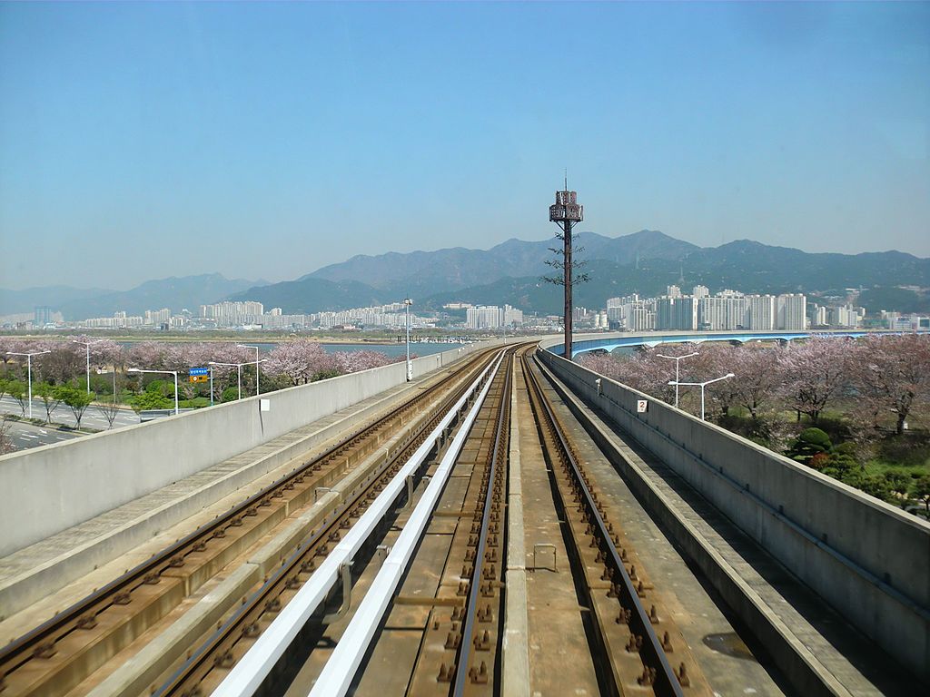 Пусан — Метрополитен — Busan-Gimhae Light Rail Transit (БГЛ)