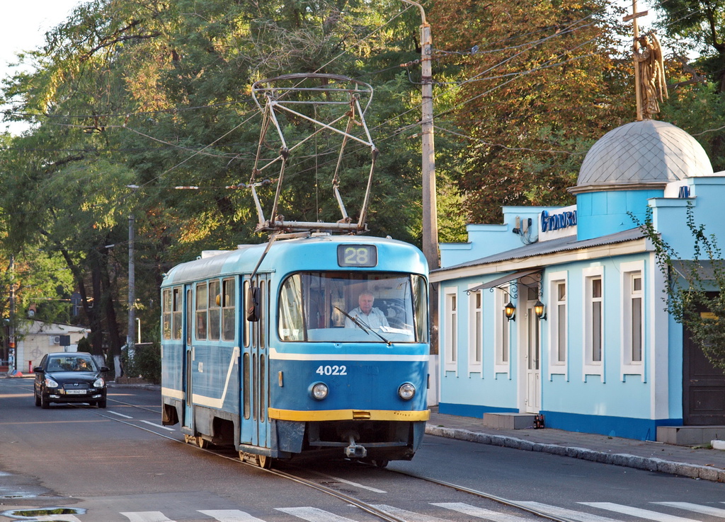 Одесские маршруты. Трамвай Одесса. Боевой трамвай Одесса. Tatra t3r.p. Старые трамваи Одессы.