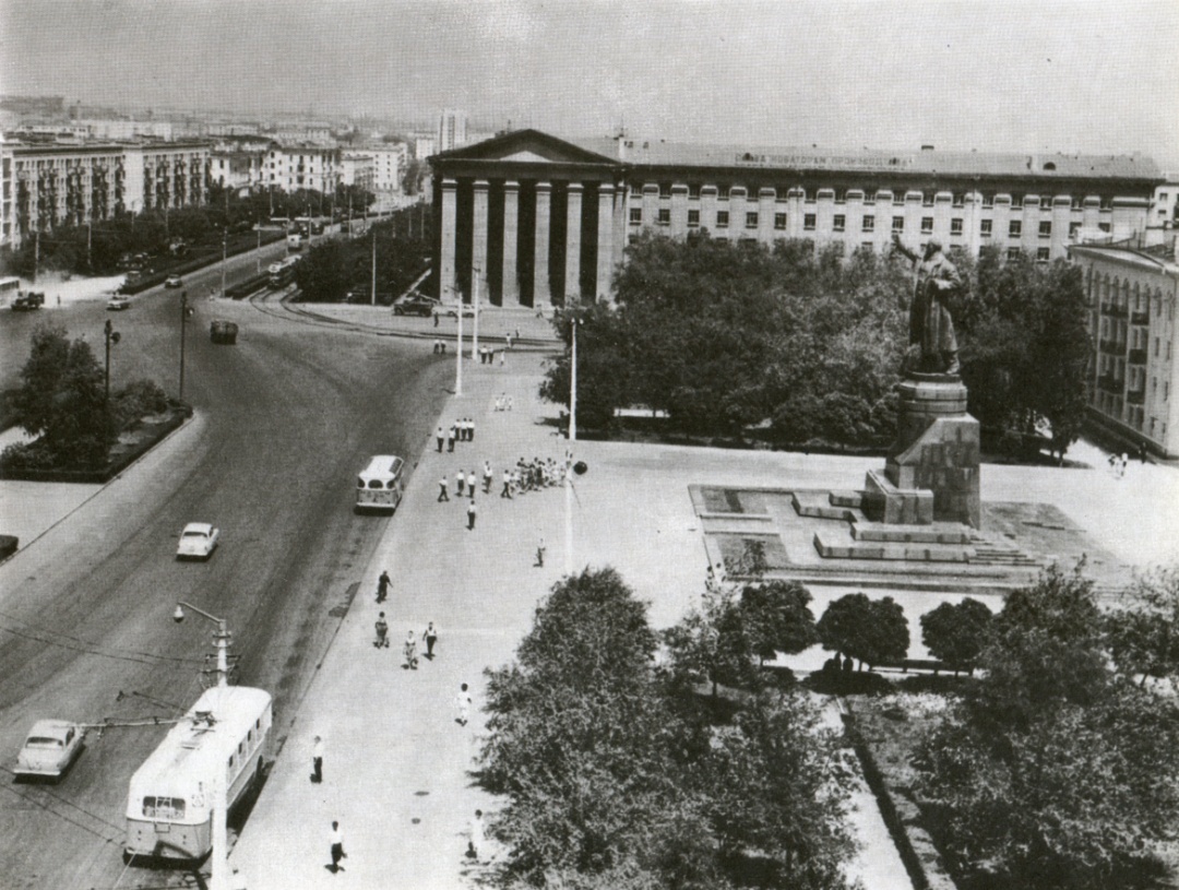 Исторические фото волгограда. Старый Волгоград. Волгоград СХИ 1970. Волгоград 1983 г. Старый Волгоград 72 год.