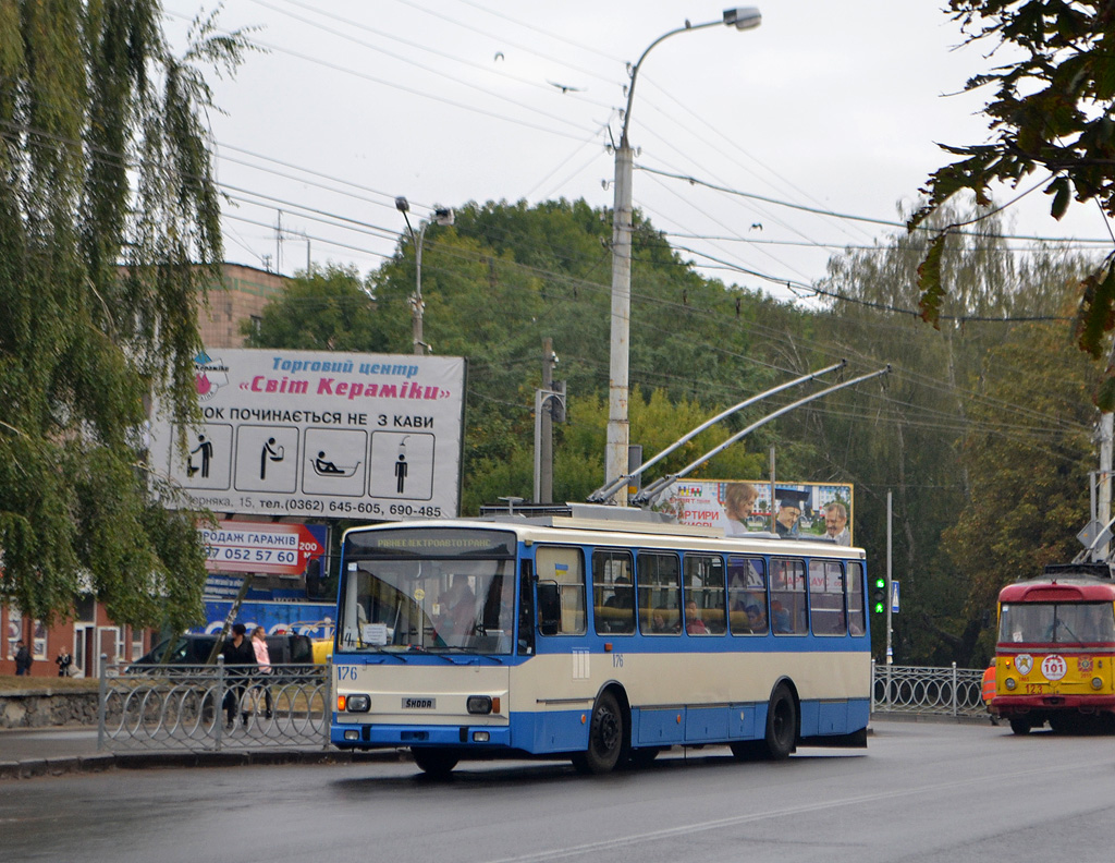 Rivne, Škoda 14Tr17/6M č. 176
