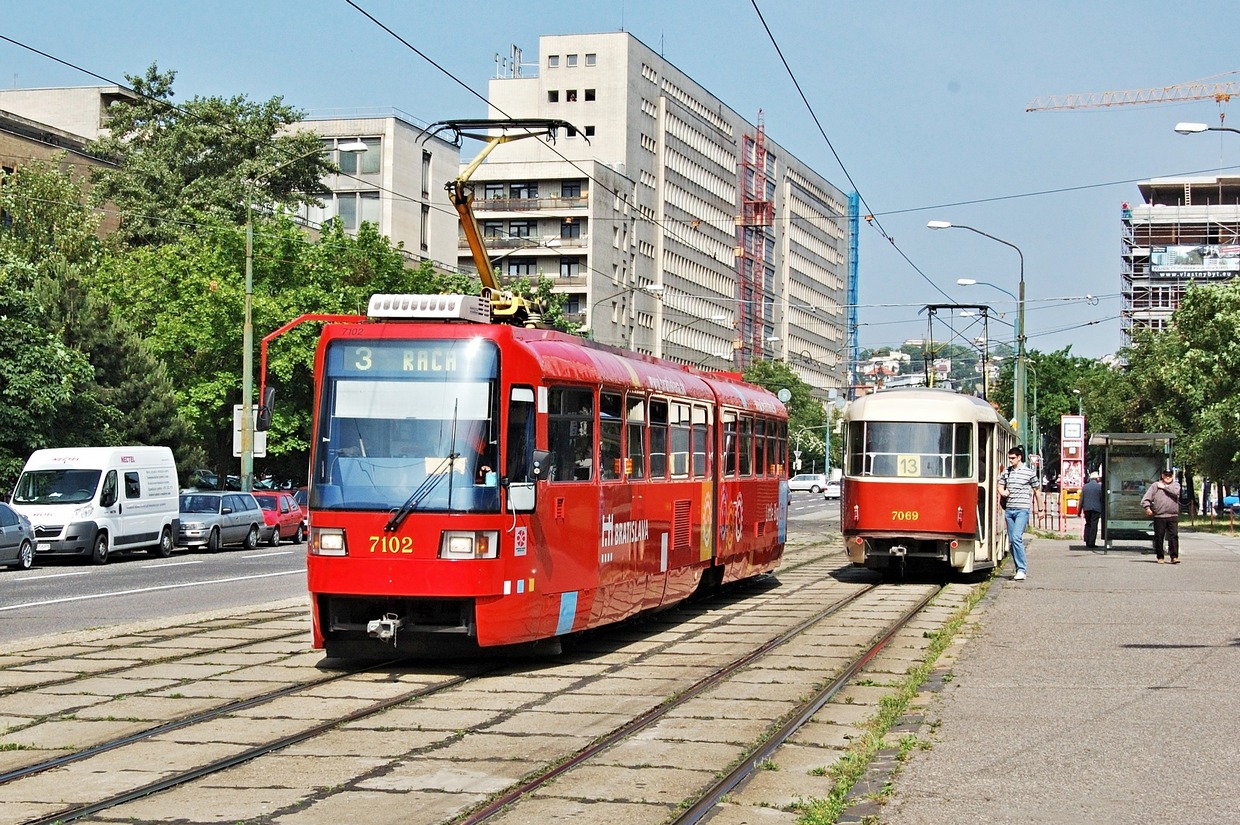 Братислава, Tatra K2S № 7102; Братислава, Tatra K2 № 7069