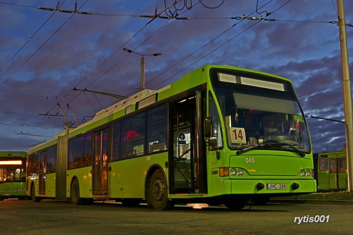 Kaunas, Berkhof Premier AT18 № 045