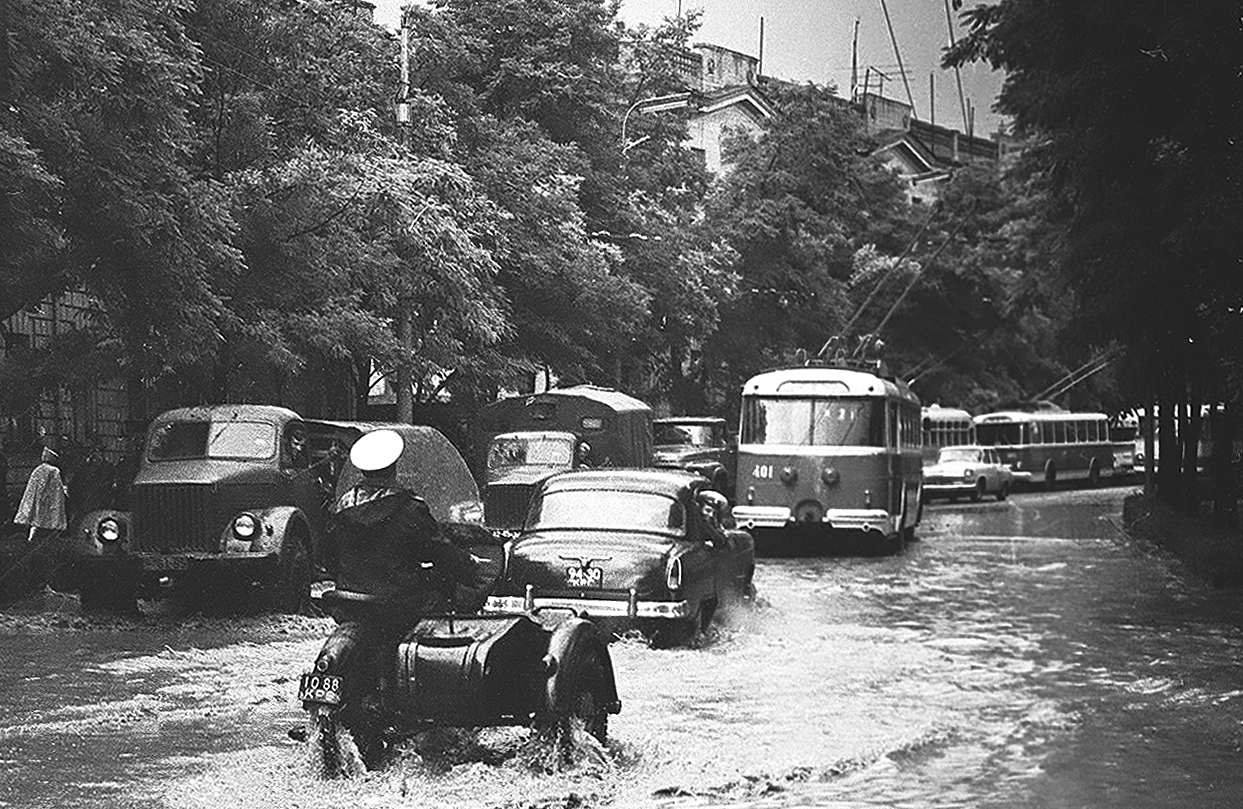 Sevastopol, Škoda 9Tr12 nr. 401; Sevastopol — Historical photos