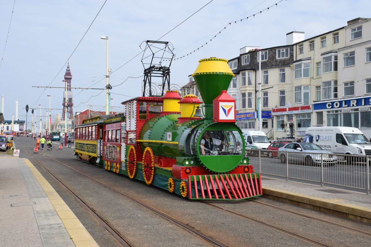 Blackpool, English Electric 4-axle motor car # 733