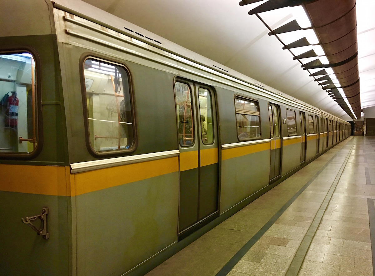 поезд метро яуза