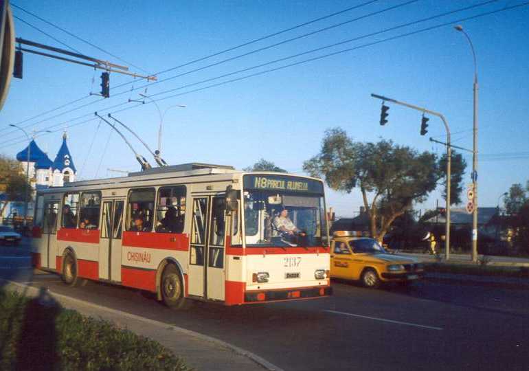 Кишинів, Škoda 14Tr13/6M № 2137; Кишинів — Исторические фотографии