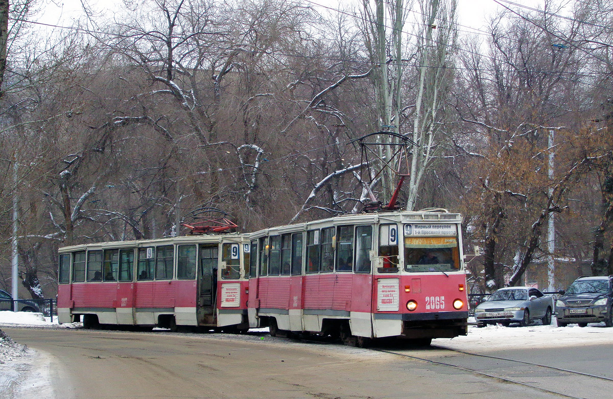 Saratov, 71-605 (KTM-5M3) č. 2067; Saratov, 71-605 (KTM-5M3) č. 2065