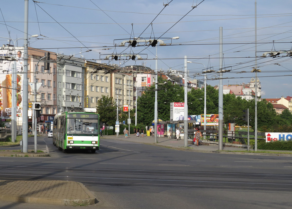 Пльзень, Škoda 14TrM № 443; Пльзень — Трамвайные линии и инфраструктура; Пльзень — Троллейбусные линии и инфраструктура