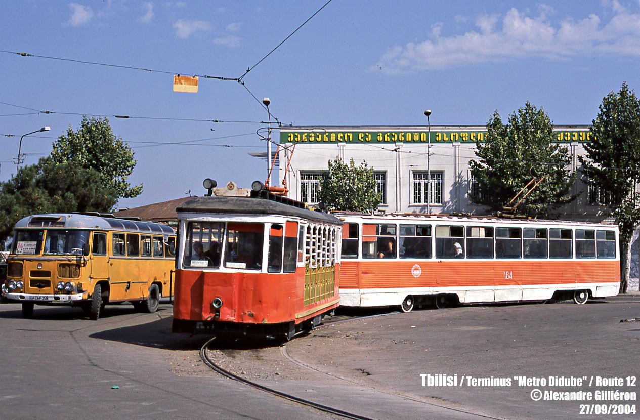 Тбилиси, КТМ-2 № 100; Тбилиси, 71-605 (КТМ-5М3) № 164