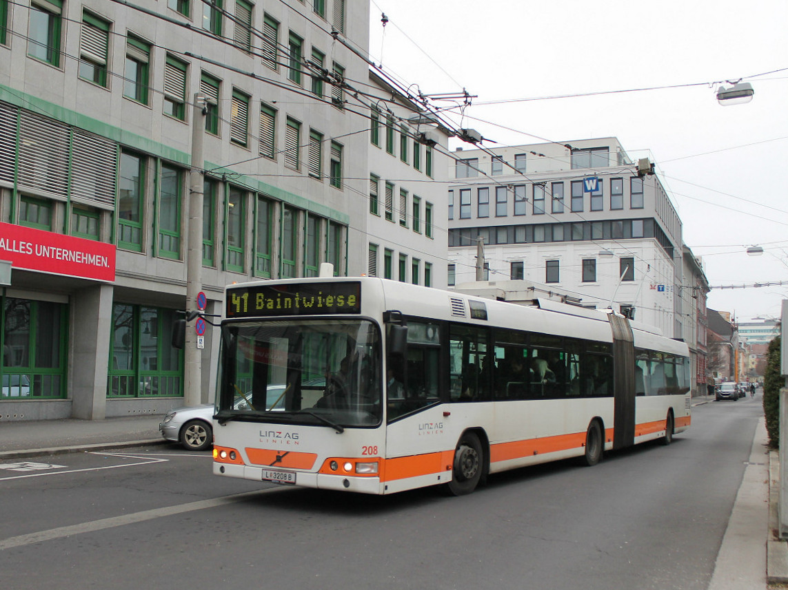 Linz, Volvo V 7000 AT № 208