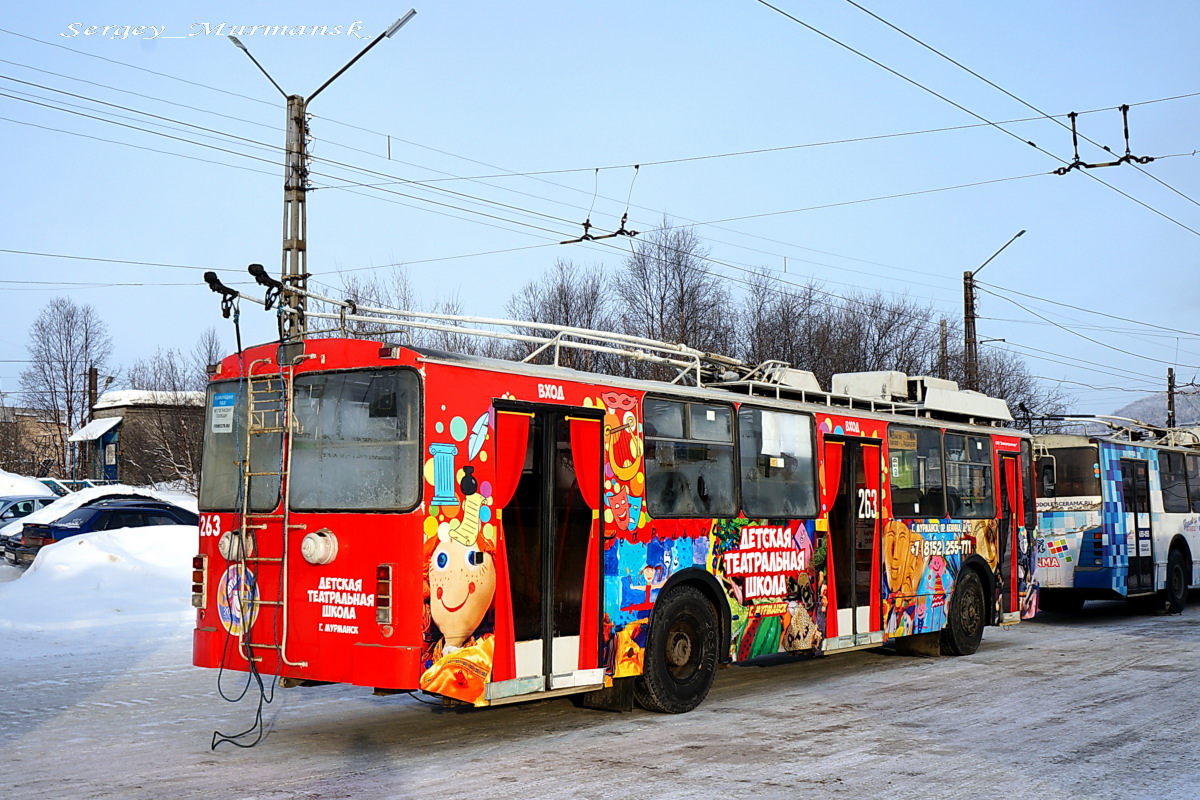 Сайт электротранспорт мурманск. Троллейбус депо Мурманск. Мурманск троллейбус депо № 2. Троллейбус ВЗТМ 5284 Санкт Петербург. Куренёвское троллейбусное депо.