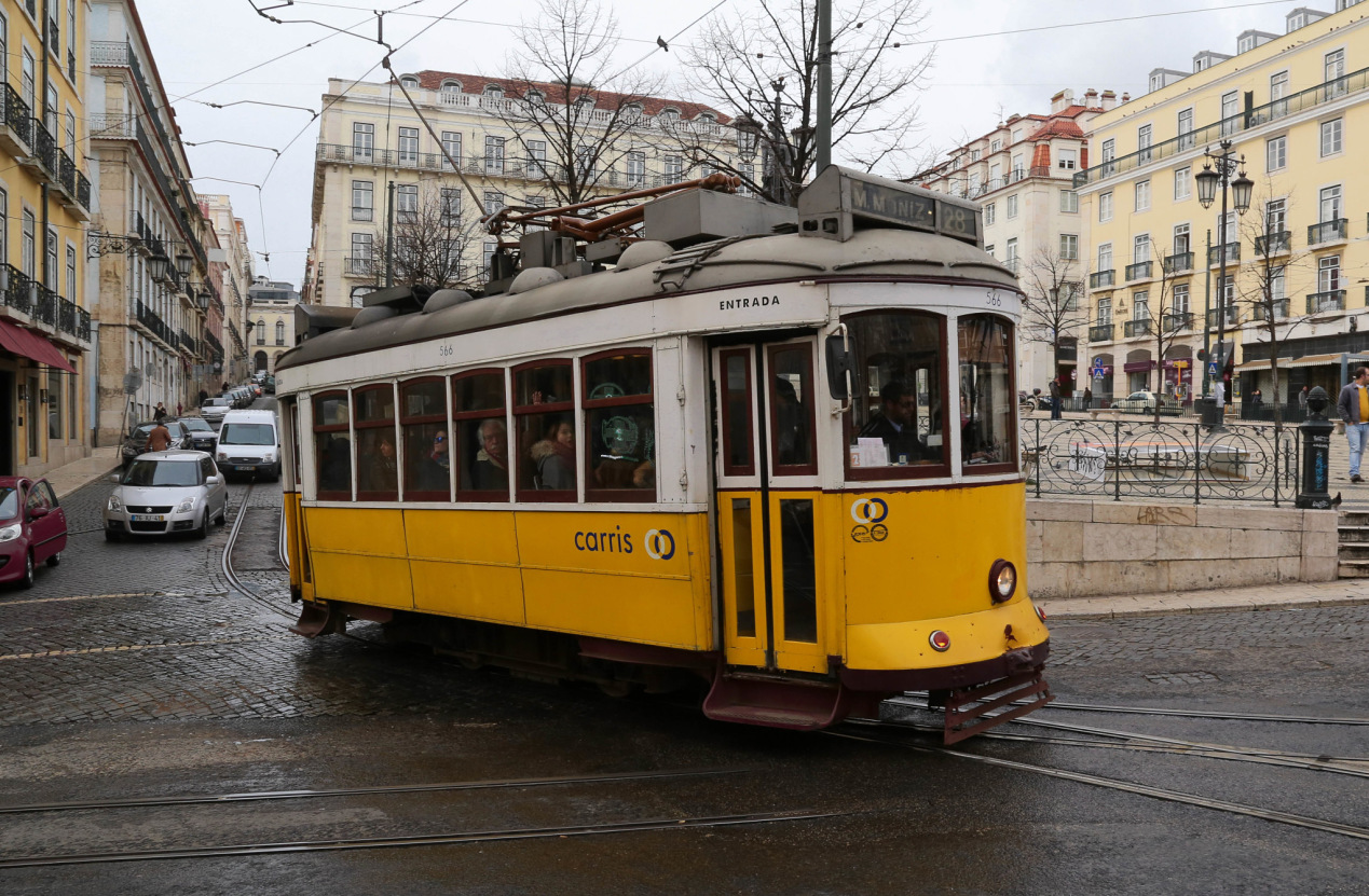 Lisbon, Carris 2-axle motorcar (Remodelado) nr. 566