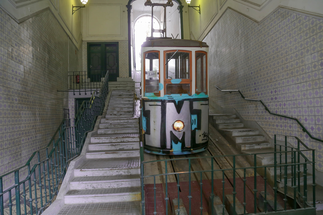 Lissabon, Funicular* № 2