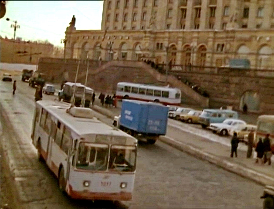 Moskva, ZiU-682V č. 5017; Moskva — Trolleybuses in the movies