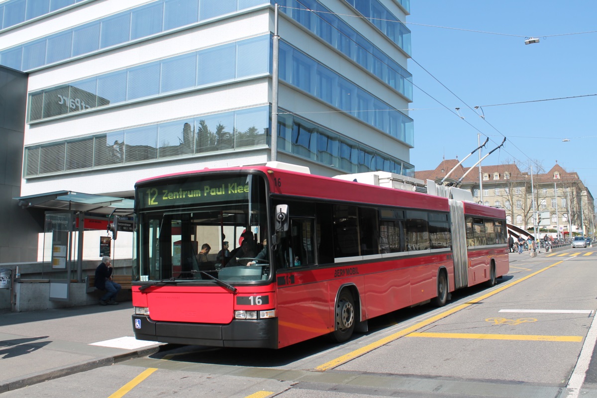 Bern, Hess SwissTrolley 2 (BGT-N1) č. 16