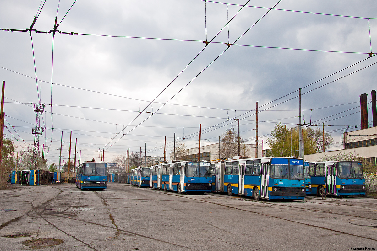 Sofia, Ikarus 280.92 № 2115; Sofia, Ikarus 280.92 № 2620; Sofia — Scrapping — Ikarus 280.92; Sofia — Trolleybus depot: [3] Levski