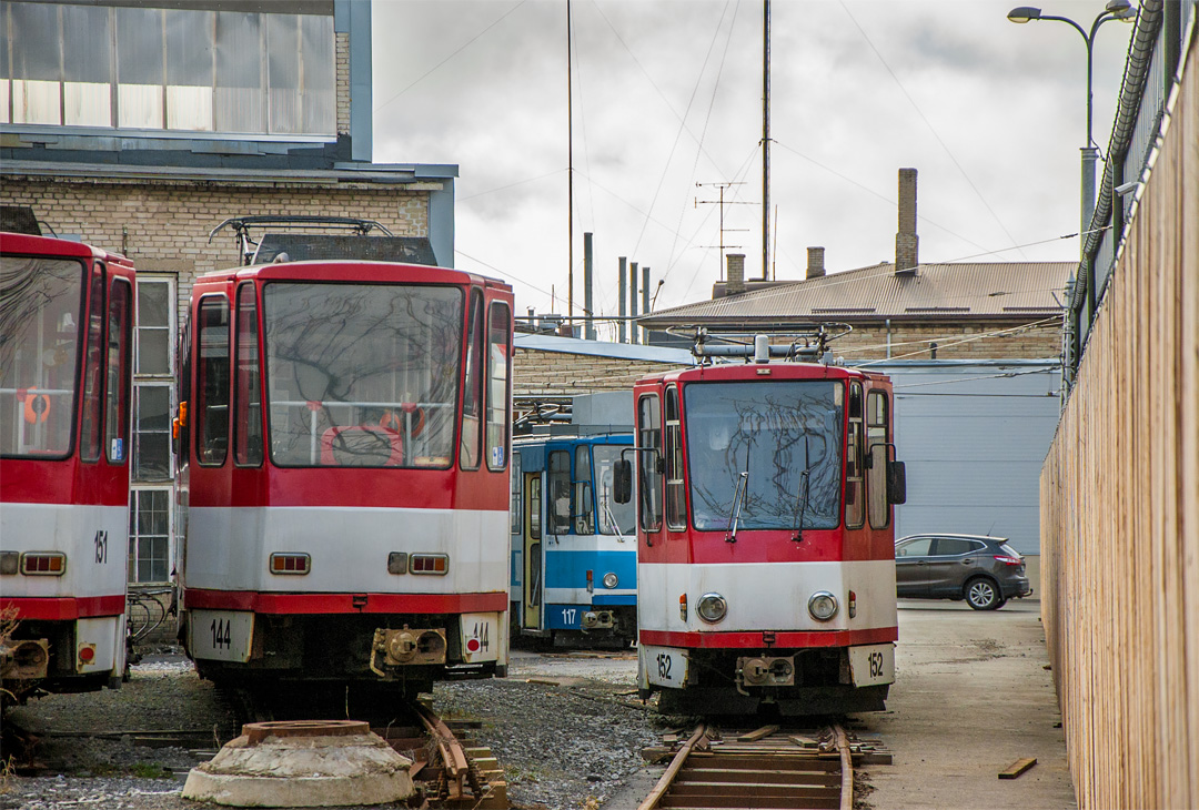 Tallinn, Tatra KT4D № 144; Tallinn, Tatra KT4D № 152