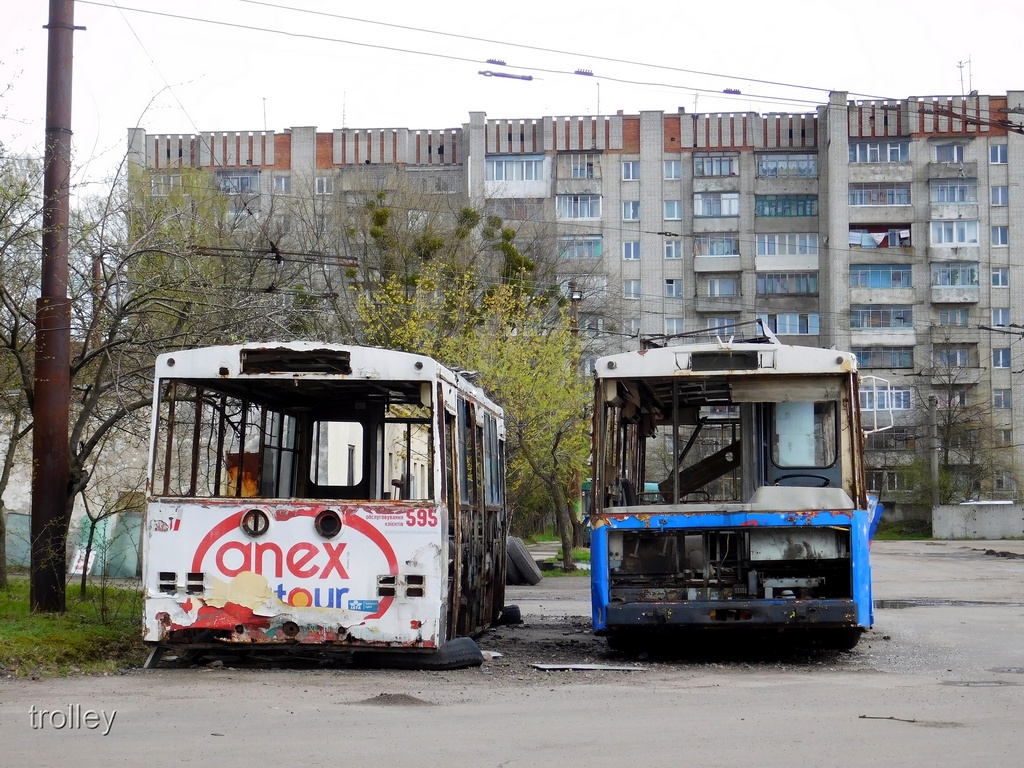 Львов, Škoda 14Tr89/6 № 557; Львов, Škoda 14Tr08/6 № 592