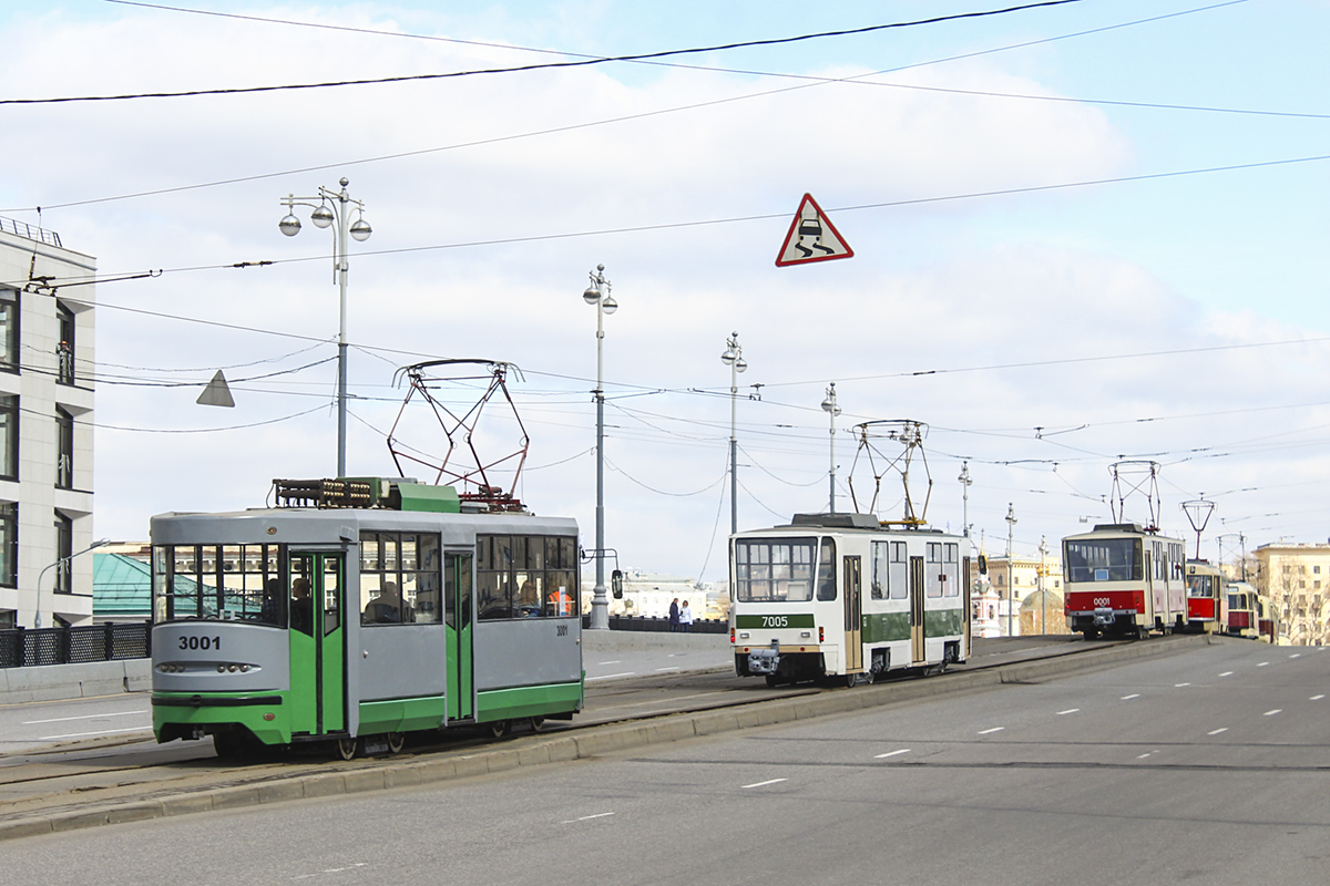 Moszkva, 71-135 (LM-2000) — 3001; Moszkva, Tatra T7B5 — 7005; Moszkva, Tatra T6B5SU — 0001; Moszkva — Parade to 118 years of Moscow tramway on April 15, 2017