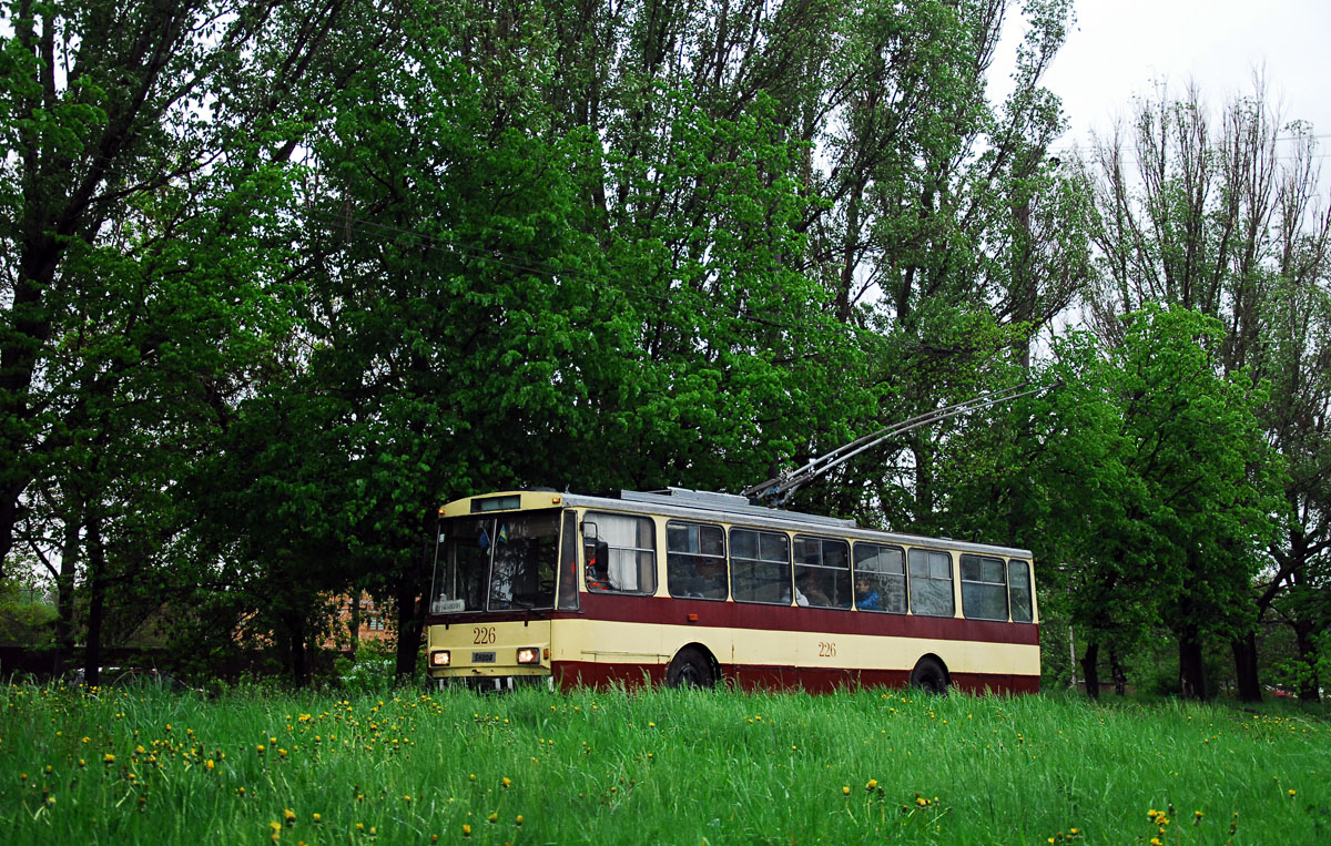 切爾諾夫策, Škoda 14Tr02 # 226; 切爾諾夫策 — Trip to trolleybuses škoda 14tr02 226 and škoda 15tr07 / 7 355, 30.04.2017.