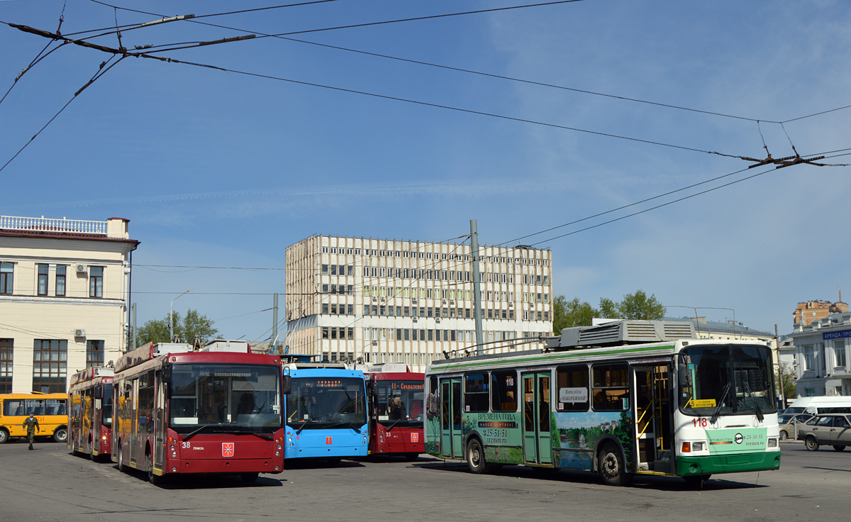 Тула, Тролза-5265.00 «Мегаполис» № 38; Тула, ЛиАЗ-5280 № 118