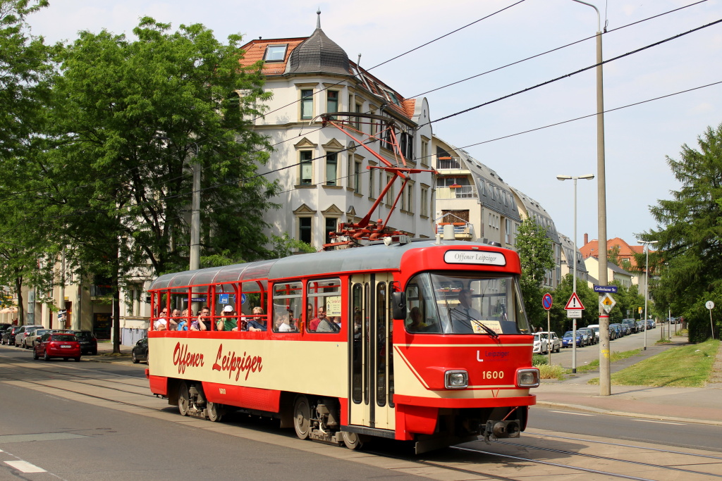 Leipzig, Tatra T4D-M1 Nr. 1600; Dresden — 25 Jahre Straßenbahnmuseum — 50 Jahre Tatra (03.06.2017); Dresden — Fahrzeuge aus anderen Städten