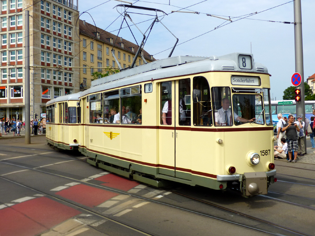 Dresden, Gotha T57 nr. 1587 (201 310); Dresden — 25 years of tram museum — 50 years of Tatra (03.06.2017)