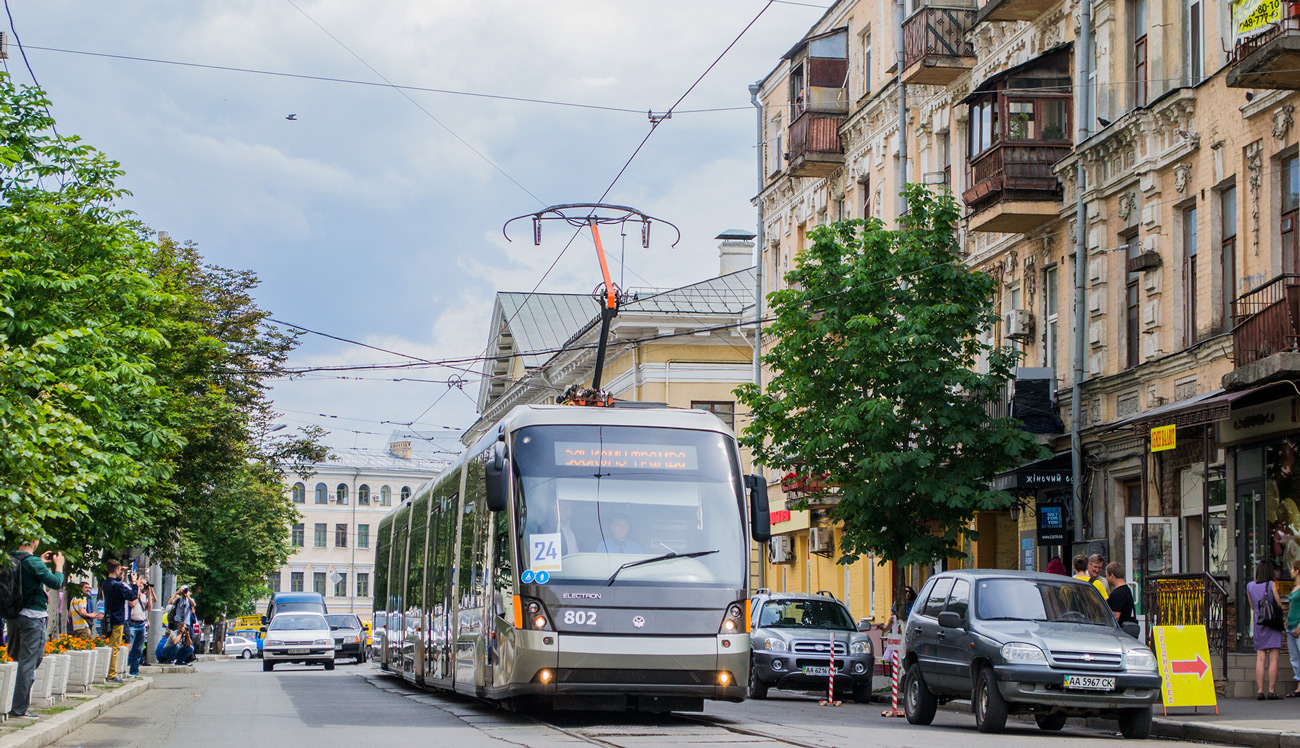 Kiova, Electron T5B64 # 802; Kiova — Tram parade 17.06.2017