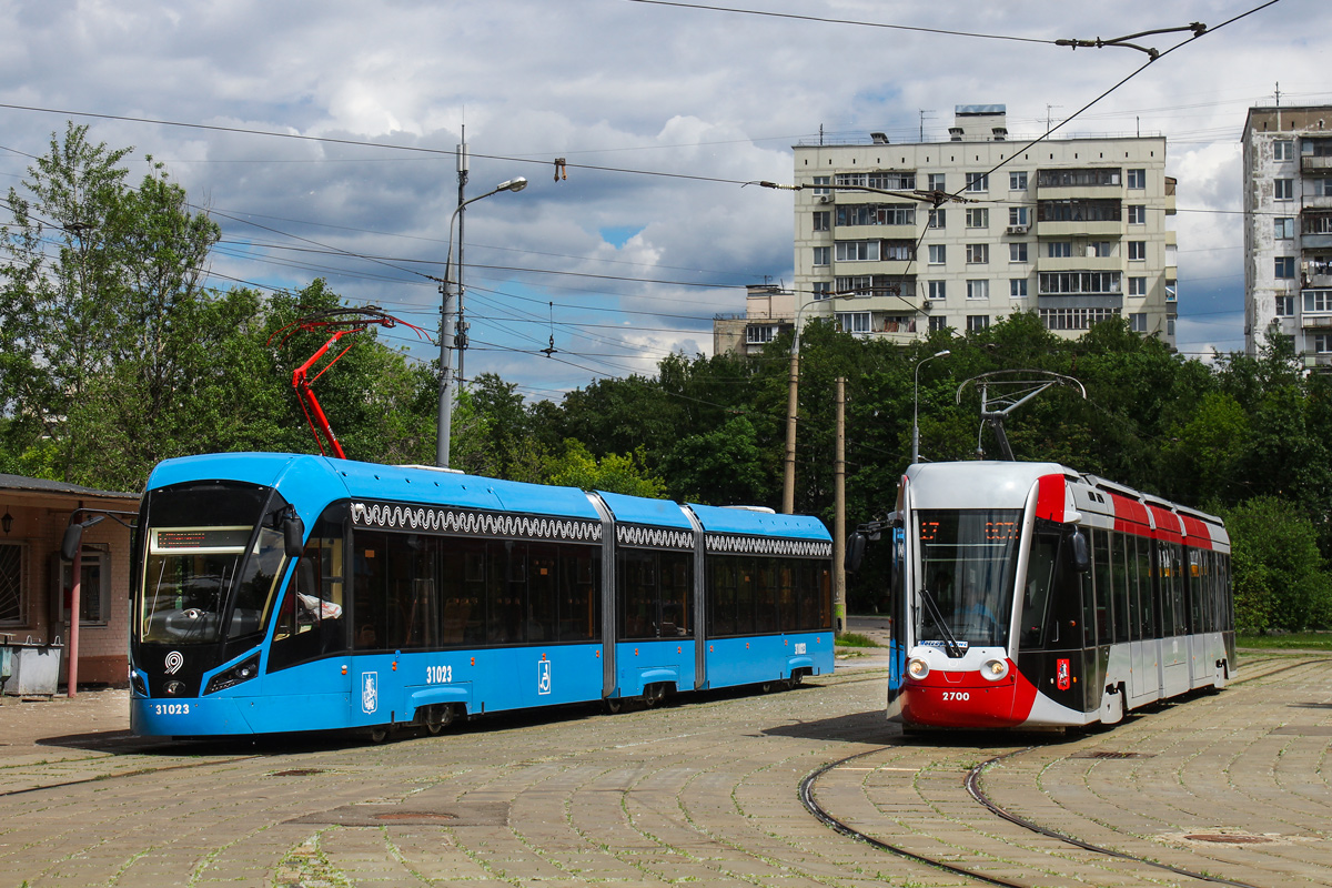 Moscou, 71-931M “Vityaz-M” N°. 31023; Moscou, 71-801 (Alstom Citadis 301 CIS) N°. 2700