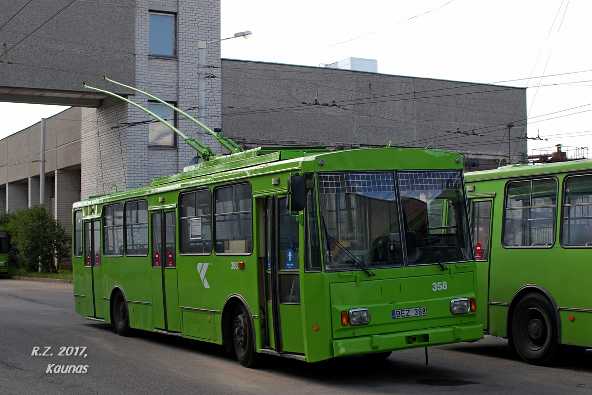 Каунас, Škoda 14Tr02 № 358