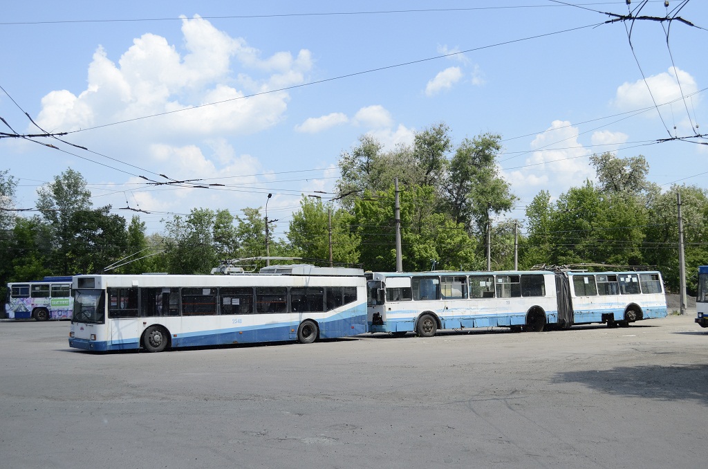 Dnyepro, YMZ E186 — 2541; Dnyepro, ZiU-683V01 — 2017