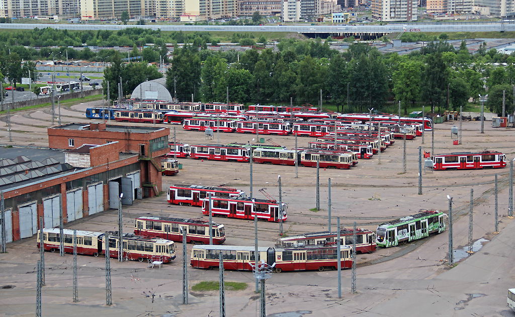 Szentpétervár — Joint tramway-trolleybus depot