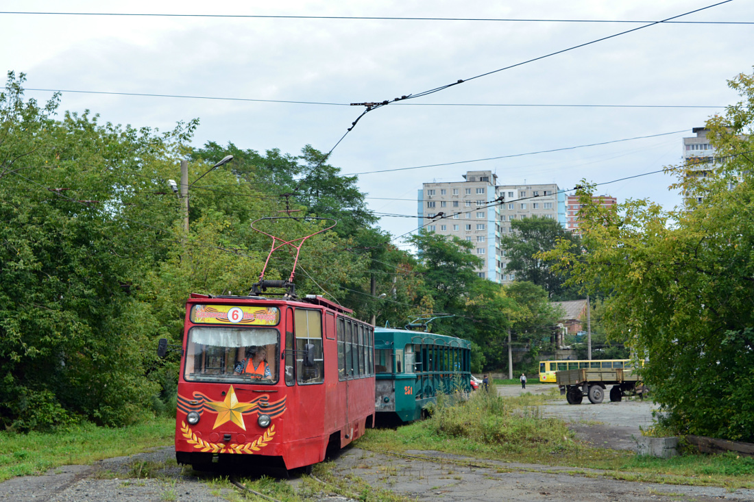 Vladivostok, 71-132 (LM-93) # 320; Vladivostok — Historic Tramcar