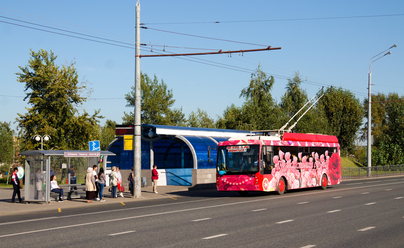 Казань, Тролза-5265.00 «Мегаполис» № 2313; Казань — Свадебные троллейбусы