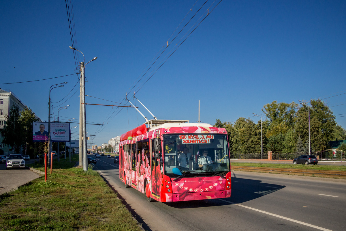 Казань, Тролза-5265.00 «Мегаполис» № 2313; Казань — Свадебные троллейбусы