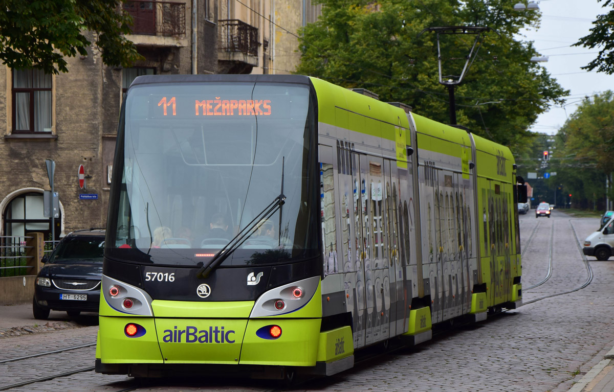 Riga, Škoda 15T ForCity Alfa Riga č. 57016